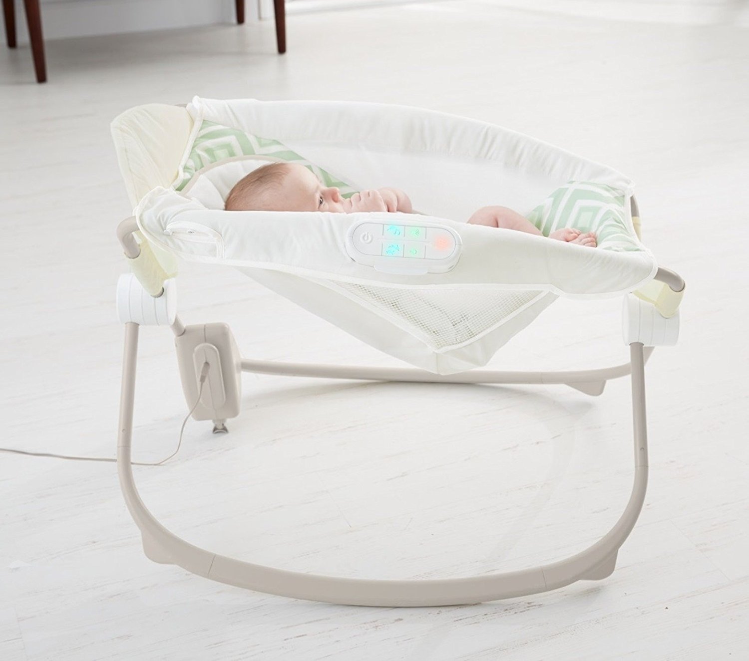 Fisher-Price Deluxe Auto Rock n Play Sleeper w/ SmartConnect. How it ...